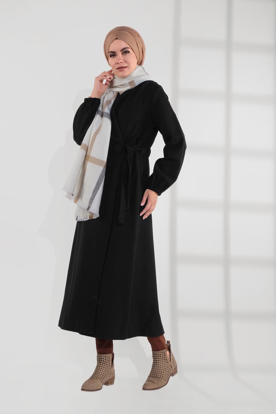 Tesettür giyim SİYAH BELDEN BAĞLAMALI MANŞETLERİ LASTİKLİ KAŞE KABAN 9045 