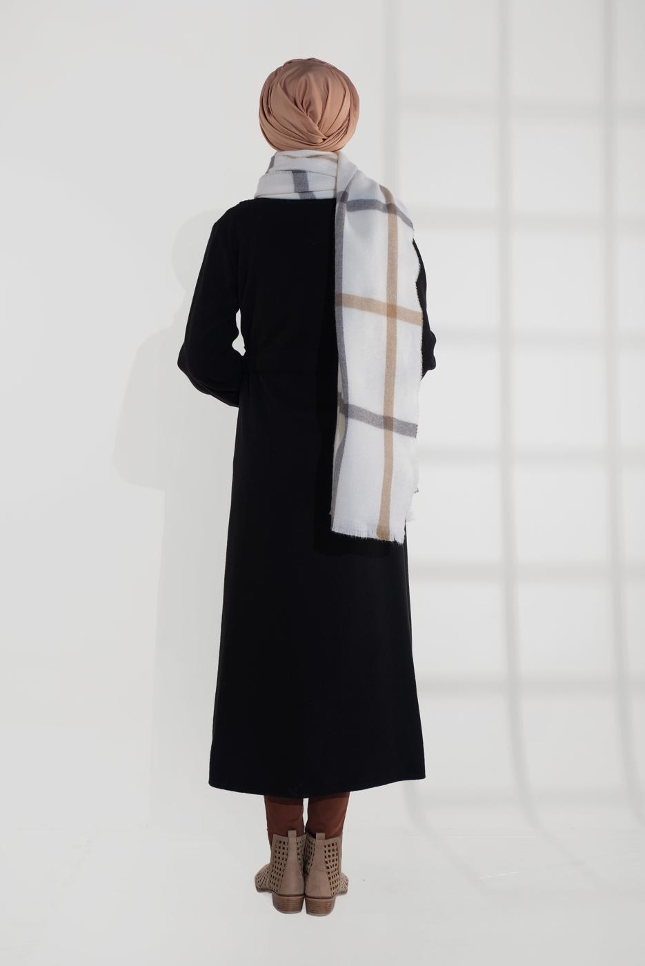 Tesettür giyim SİYAH BELDEN BAĞLAMALI MANŞETLERİ LASTİKLİ KAŞE KABAN 9045 