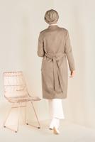 Tesettür giyim BEJ CEPLERİ PÜSKÜL DETAYLI SÜET KABAN 9776 