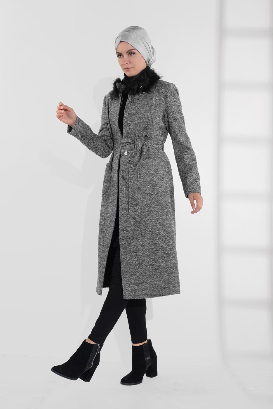 Tesettür giyim GRİ YAKASI KÜRKLÜ GİZLİ DÜĞMELİ KABAN 9790 