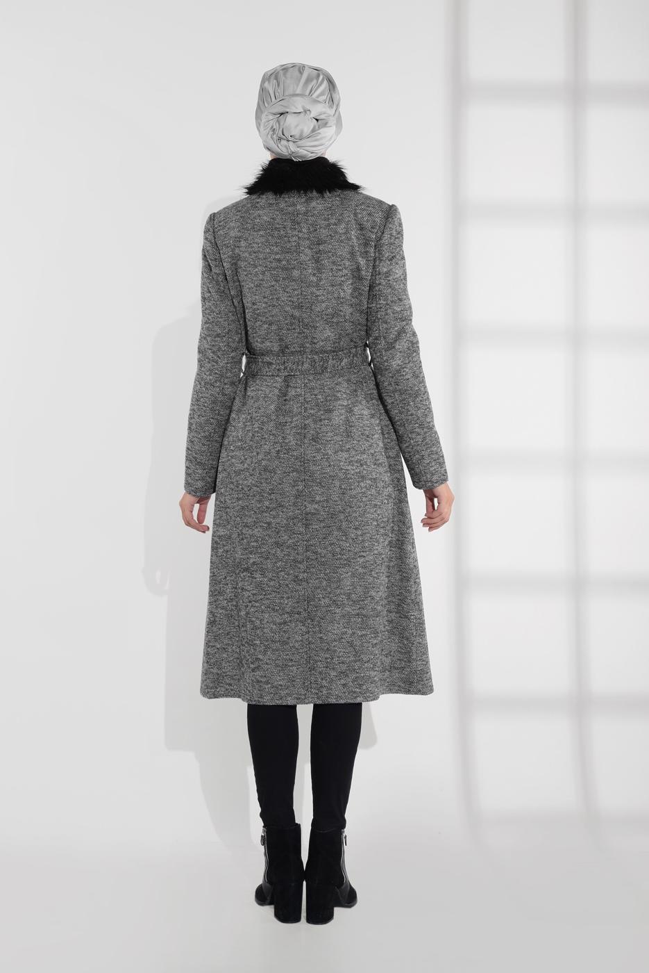 Tesettür giyim GRİ YAKASI KÜRKLÜ GİZLİ DÜĞMELİ KABAN 9790 