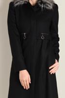 Tesettür giyim SİYAH YAKASI SUNİ KÜRK DETAYLI KABAN 9796 