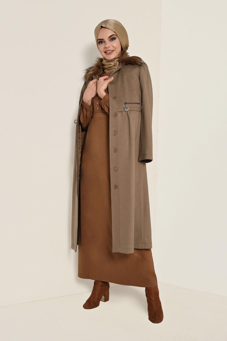 Tesettür giyim KAHVE YAKASI SUNİ KÜRK DETAYLI KABAN 9796 