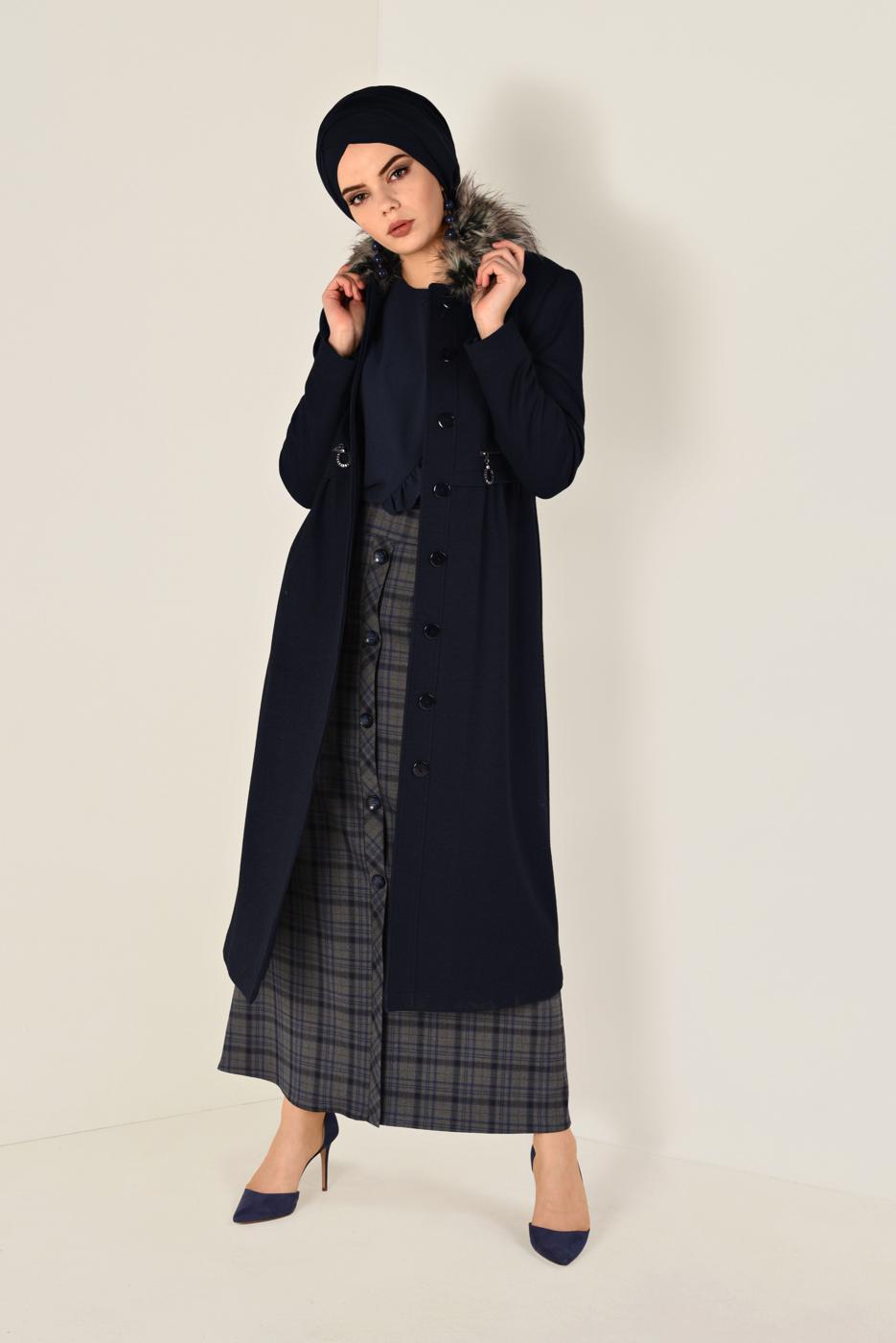 Tesettür giyim LACİVERT YAKASI SUNİ KÜRK DETAYLI KABAN 9796 