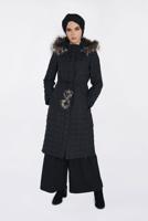 Tesettür giyim SİYAH KAPÜŞONU KÜRKLÜ YANLARI FERMUAR DETAYLI KABAN 9825