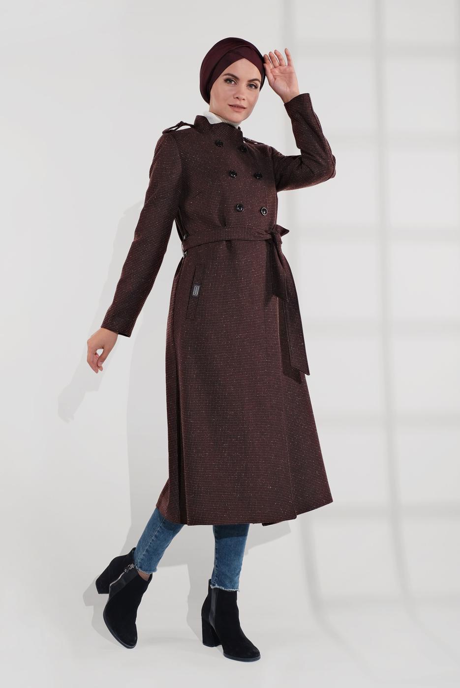 Tesettür giyim BORDO OMUZLARI APOLETLİ KRUVAZE KABAN 9832