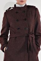 Tesettür giyim BORDO OMUZLARI APOLETLİ KRUVAZE KABAN 9832