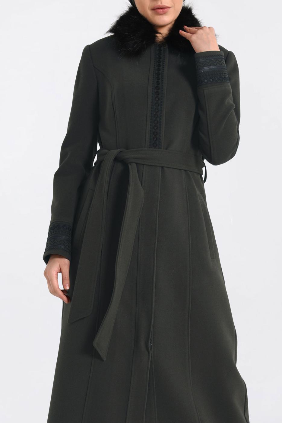 Tesettür giyim HAKİ YAKASI KÜRKLÜ İŞLEMELİ UZUN KAŞE MANTO 9769