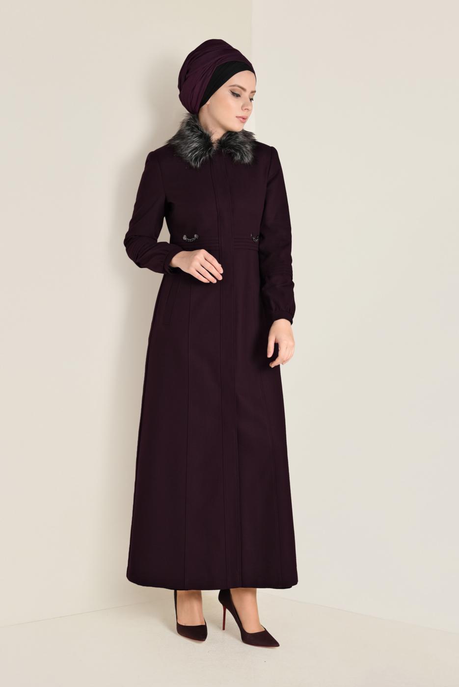 Tesettür giyim BORDO YAKASI KÜRK DETAYLI KAŞE MANTO 9789 