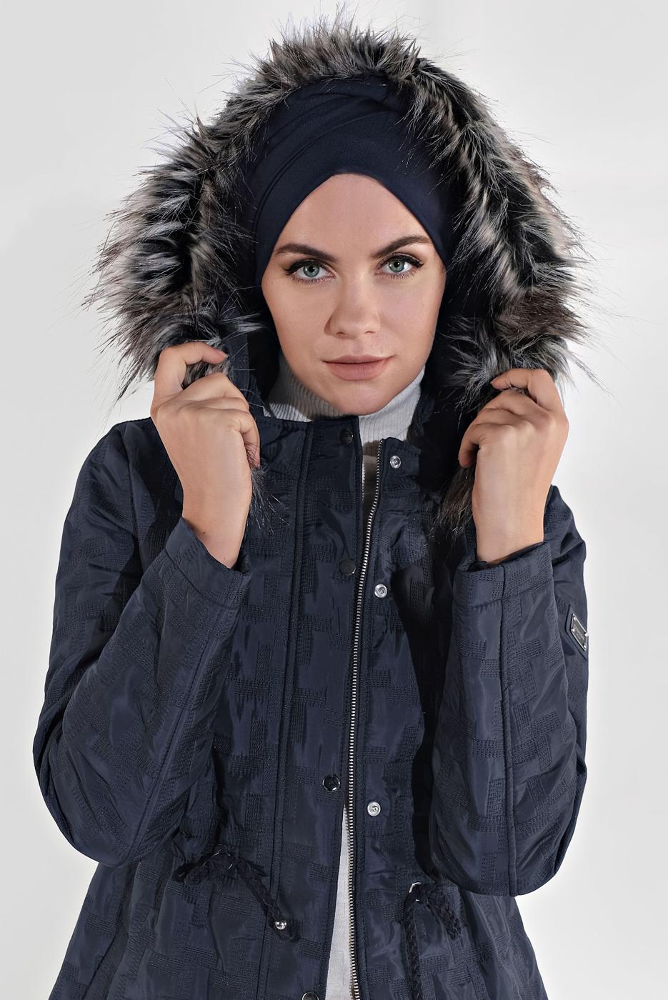 Tesettür giyim LACİVERT ALVİNA KAPÜŞONLU FERMUARLI ÇIT ÇITLI MANTO 9823 