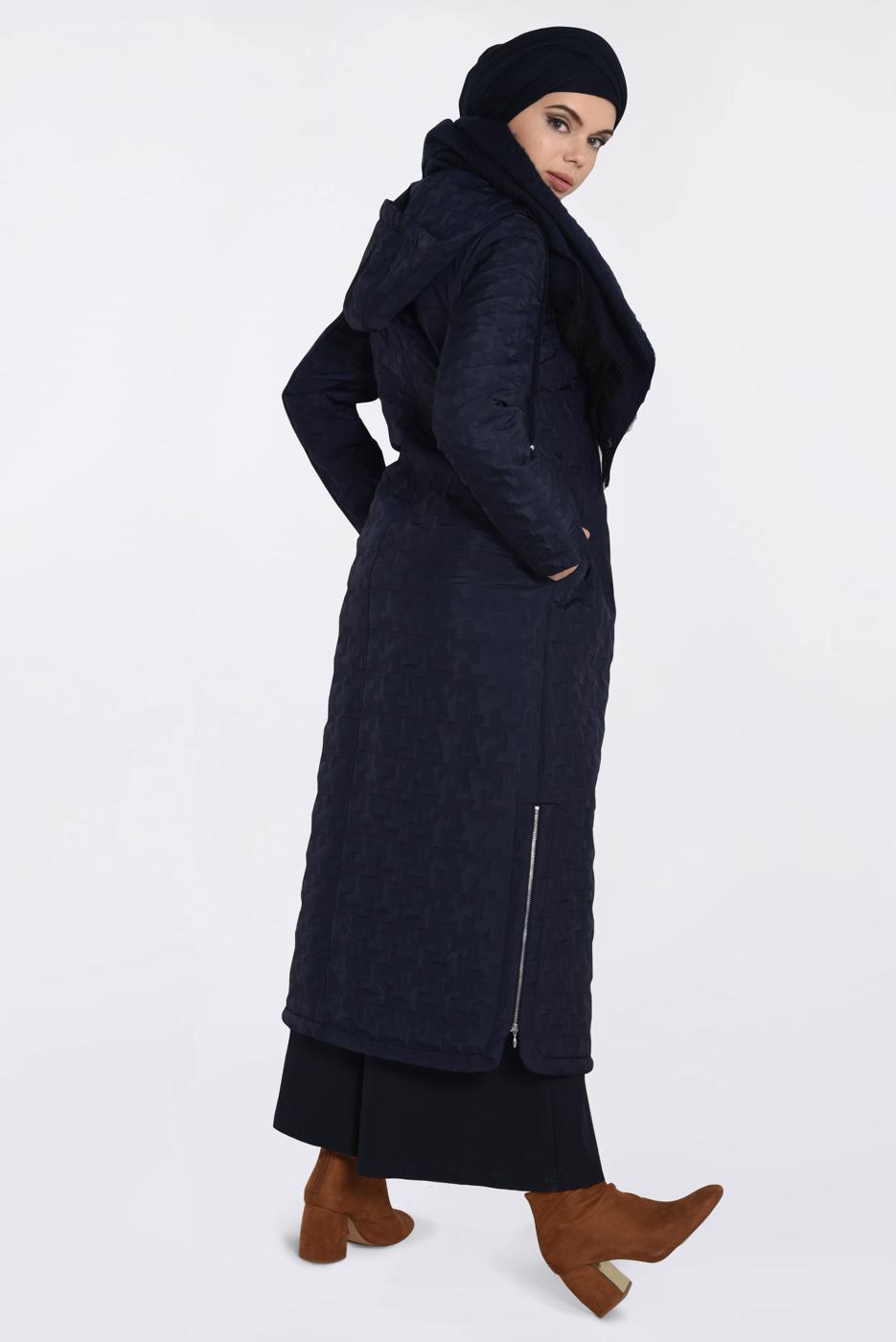 Tesettür giyim LACİVERT KAPÜŞONLU YANLARI FERMUAR DETAYLI MANTO 9826 