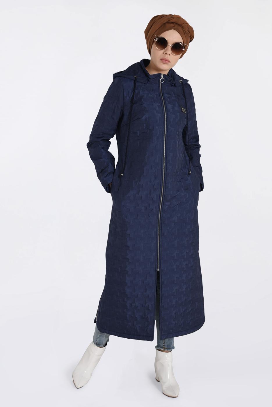 Tesettür giyim LACİVERT KAPÜŞONLU YANLARI FERMUAR DETAYLI MANTO 9826 