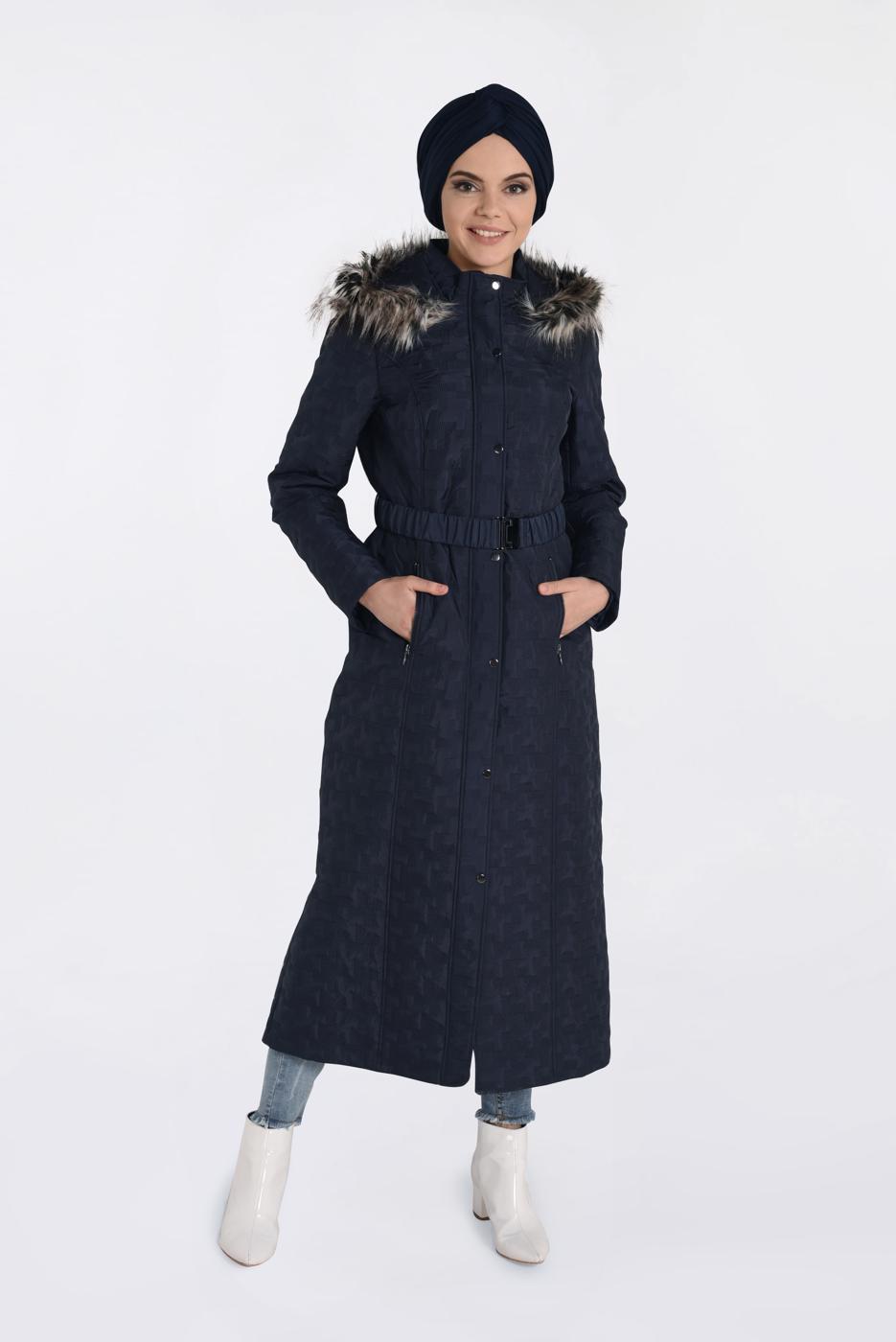 Tesettür giyim LACİVERT KAPÜŞONLU KÜRKLÜ KEMERLİ MANTO 9828