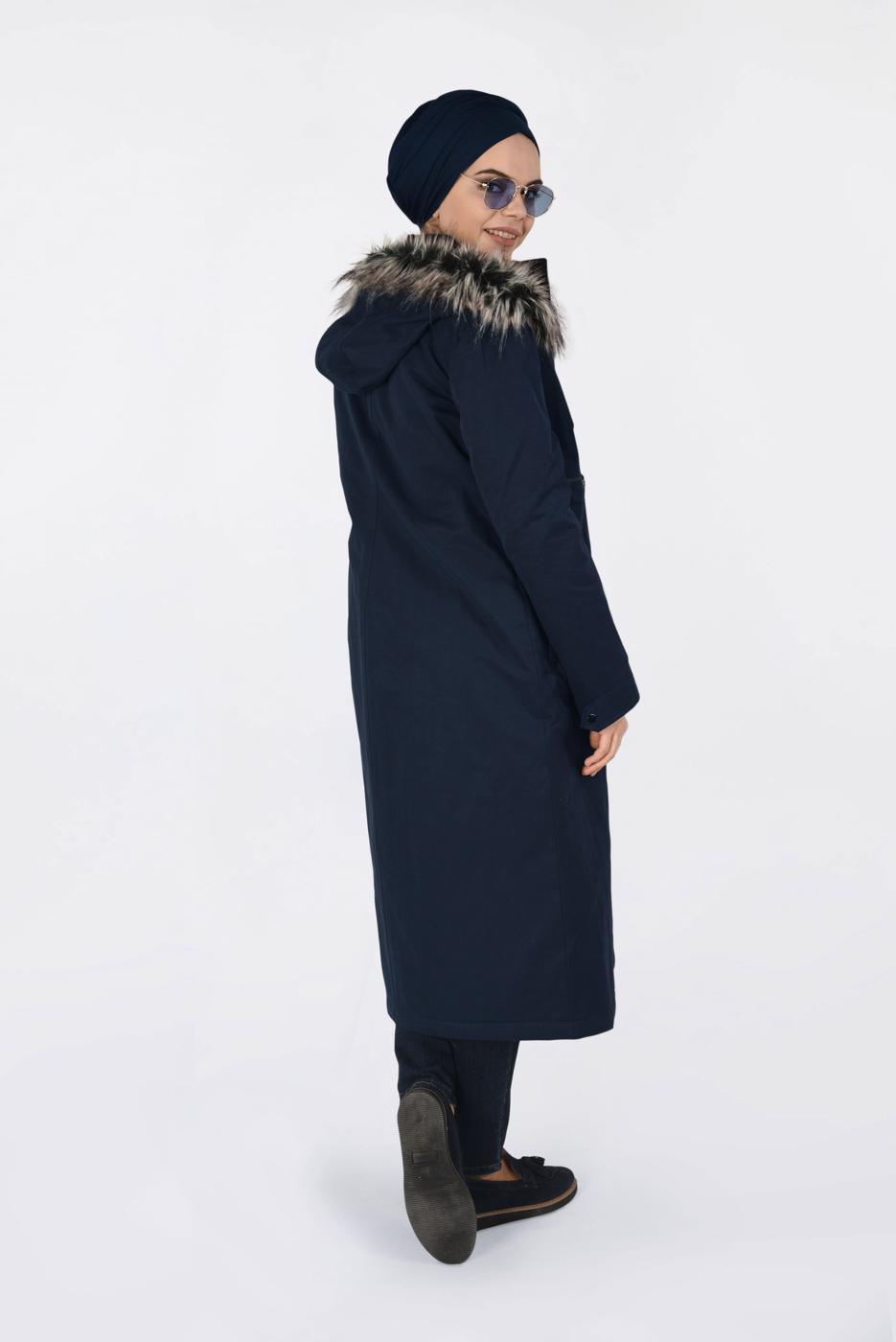 Tesettür giyim LACİVERT KAPÜŞONU KÜRKLÜ ÇITÇITLI PARKA 9761