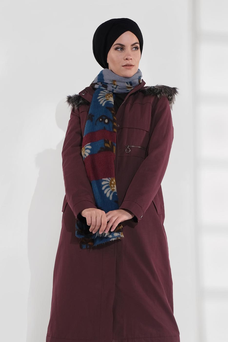 Tesettür giyim BORDO KAPÜŞONU KÜRKLÜ ÇITÇITLI PARKA 9761