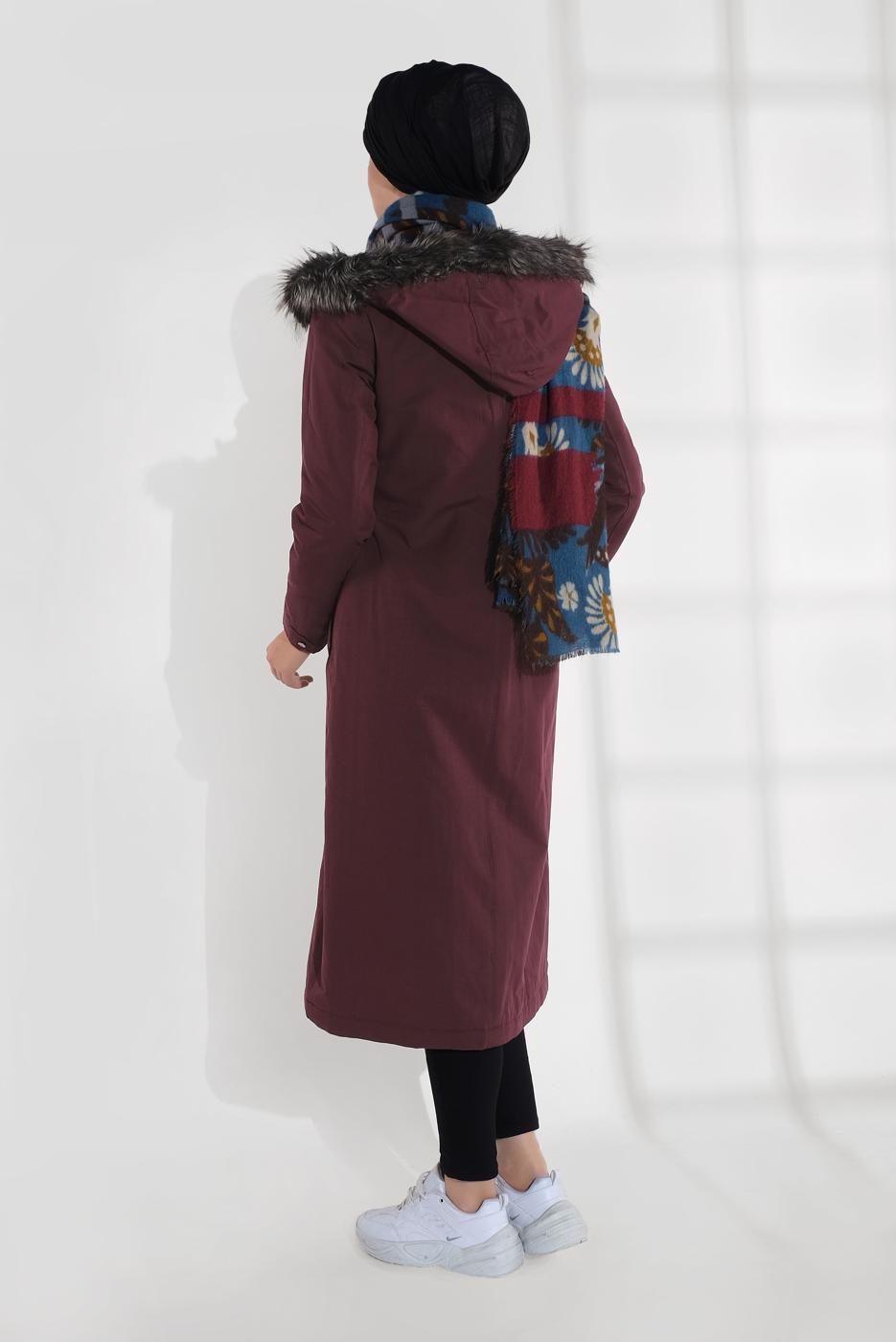 Tesettür giyim BORDO KAPÜŞONU KÜRKLÜ ÇITÇITLI PARKA 9761