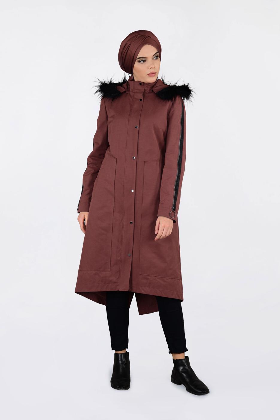 Tesettür giyim KAHVE KAPÜŞONU KÜRKLÜ KOLLARI FERMUAR DETAYLI PARKA 9775