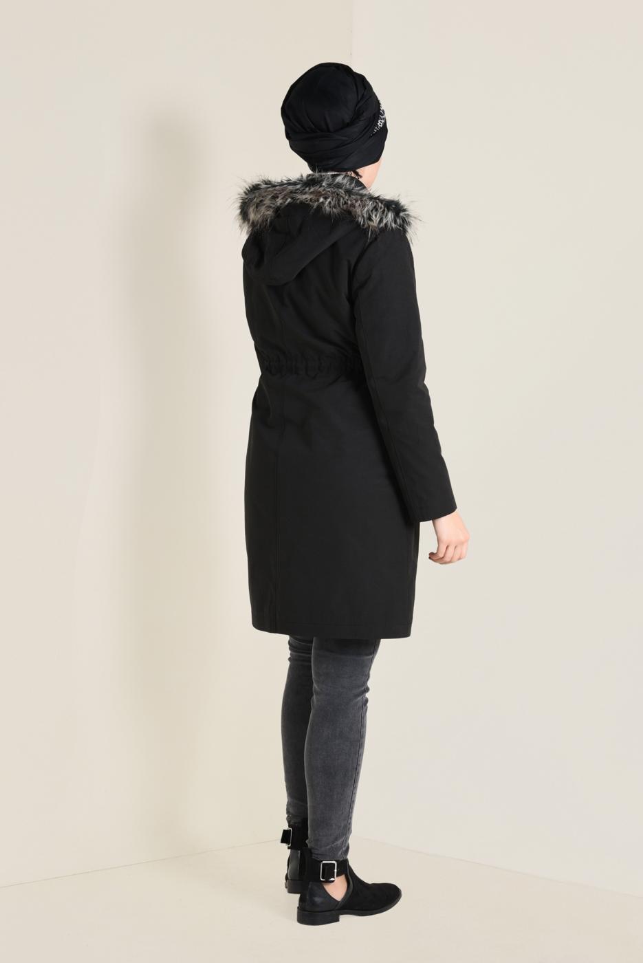 Tesettür giyim SİYAH BELİ BÜZGÜLÜ KAPÜŞONLU PARKA 9779 