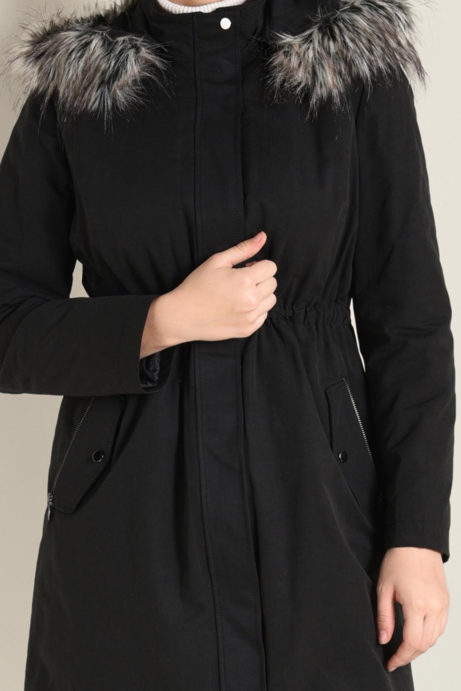 Tesettür giyim SİYAH BELİ BÜZGÜLÜ KAPÜŞONLU PARKA 9779 