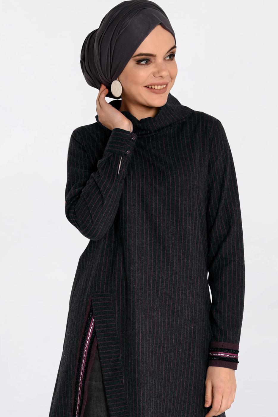 Tesettür giyim SİYAH ALVİNA YANI YIRTMAÇLI DÖKÜMLÜ YAKA TUNİK 4624 