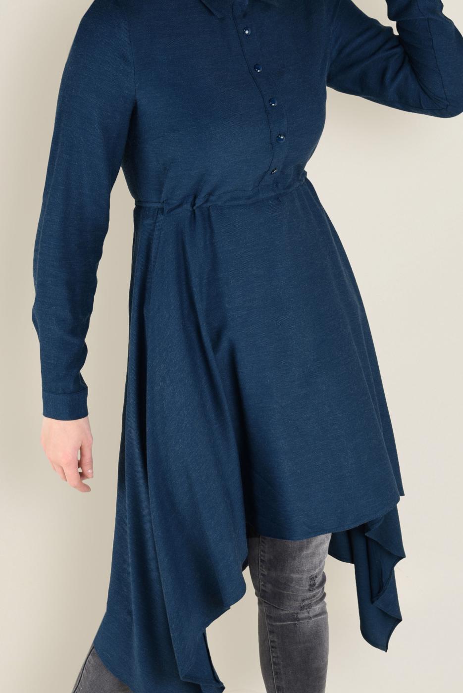 Tesettür giyim MAVİ ASİMETRİK KESİM BELDEN BÜZGÜLÜ TUNİK 4631