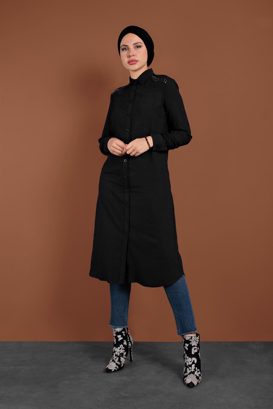 Tesettür giyim SİYAH OMUZLARI ZIMBALI UZUN TUNİK 4669