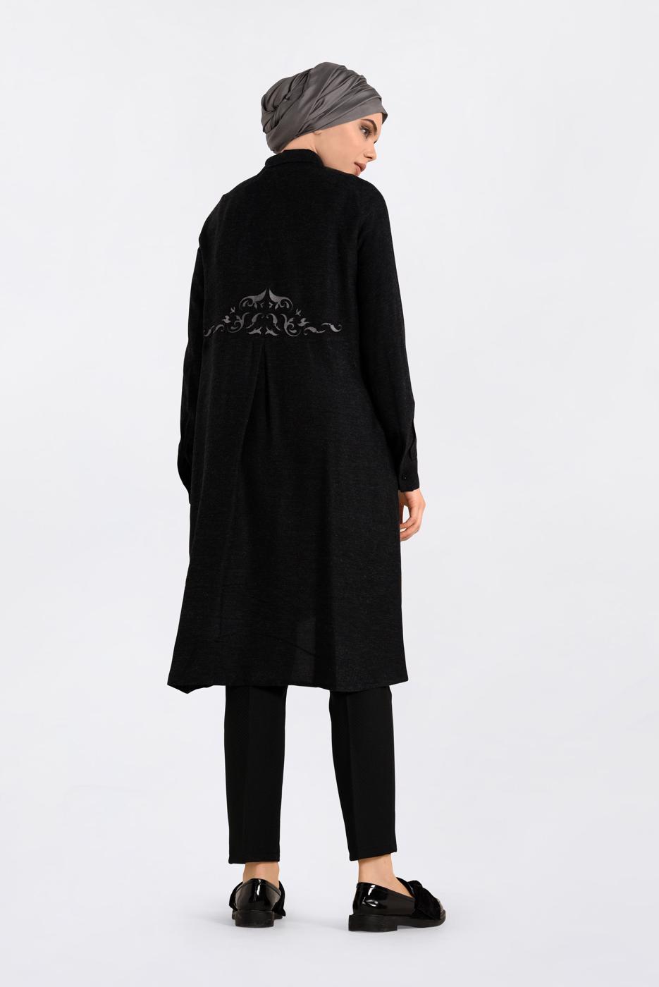 Tesettür giyim SİYAH NAKIŞ DETAYLI DÜĞMELİ TUNİK 4720