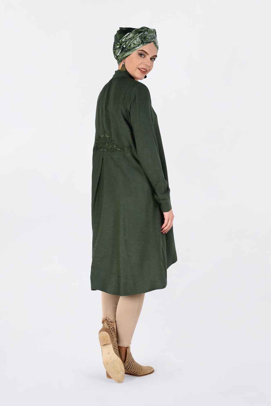 Tesettür giyim HAKİ NAKIŞ DETAYLI DÜĞMELİ TUNİK 4720