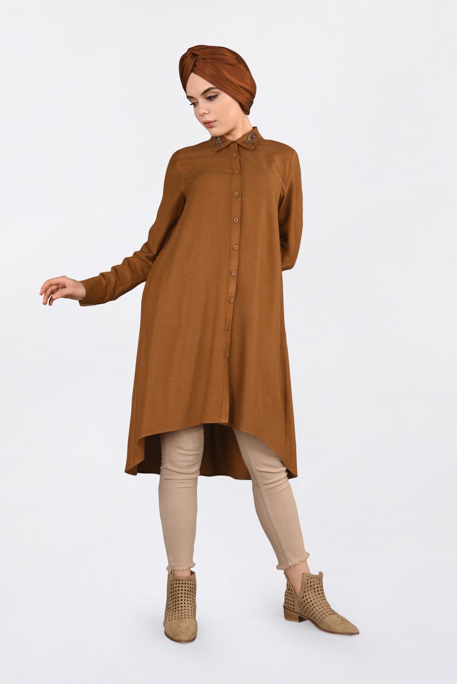 Tesettür giyim TABA NAKIŞ DETAYLI DÜĞMELİ TUNİK 4720