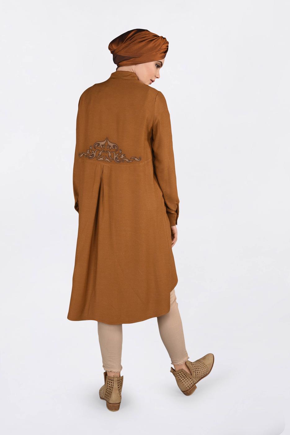 Tesettür giyim TABA NAKIŞ DETAYLI DÜĞMELİ TUNİK 4720