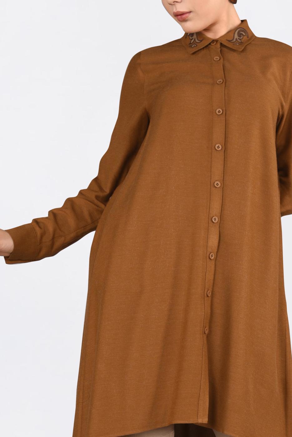 Tesettür giyim TABA NAKIŞ DETAYLI DÜĞMELİ TUNİK 4720