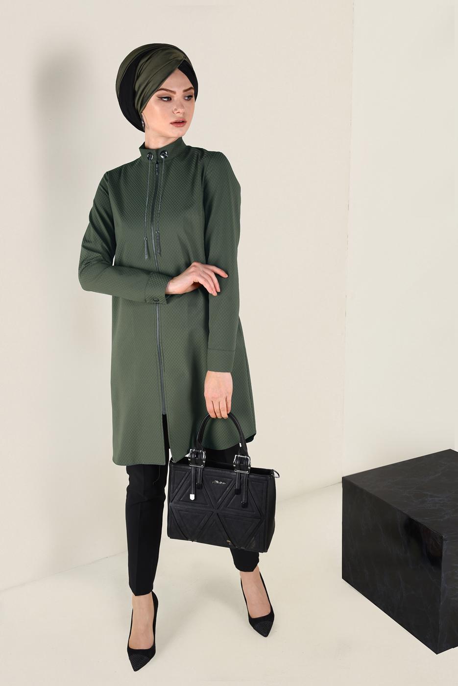 Tesettür giyim HAKİ HAKİM YAKA BAĞCIKLARI ZİNCİR DETAYLI TUNİK 4772