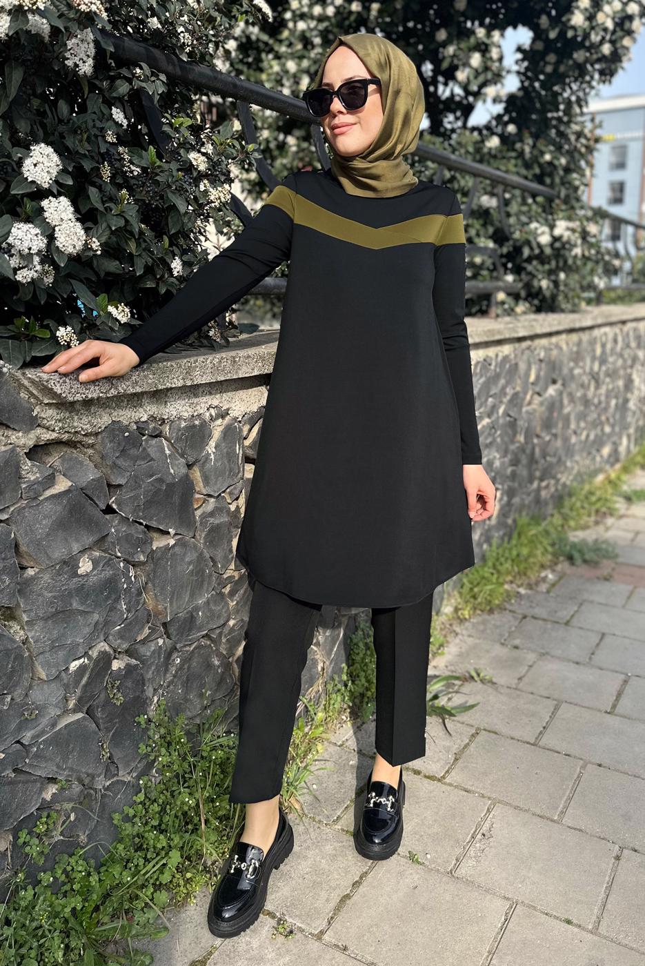 Tesettür giyim SİYAH ŞERİT DETAYLI BİSİKLET YAKA TUNİK 4778 