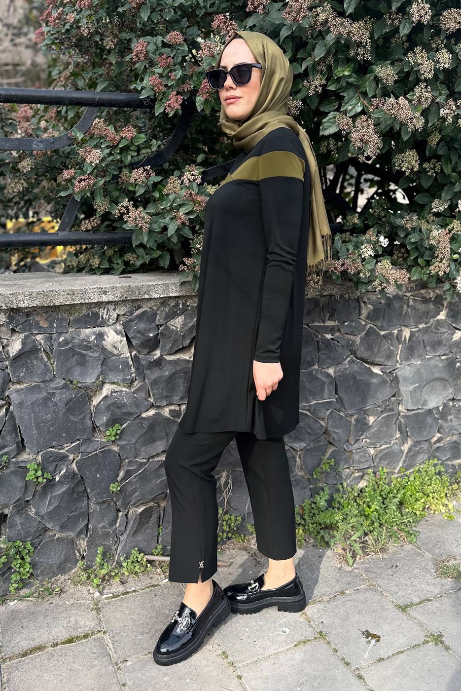 Tesettür giyim SİYAH ŞERİT DETAYLI BİSİKLET YAKA TUNİK 4778 