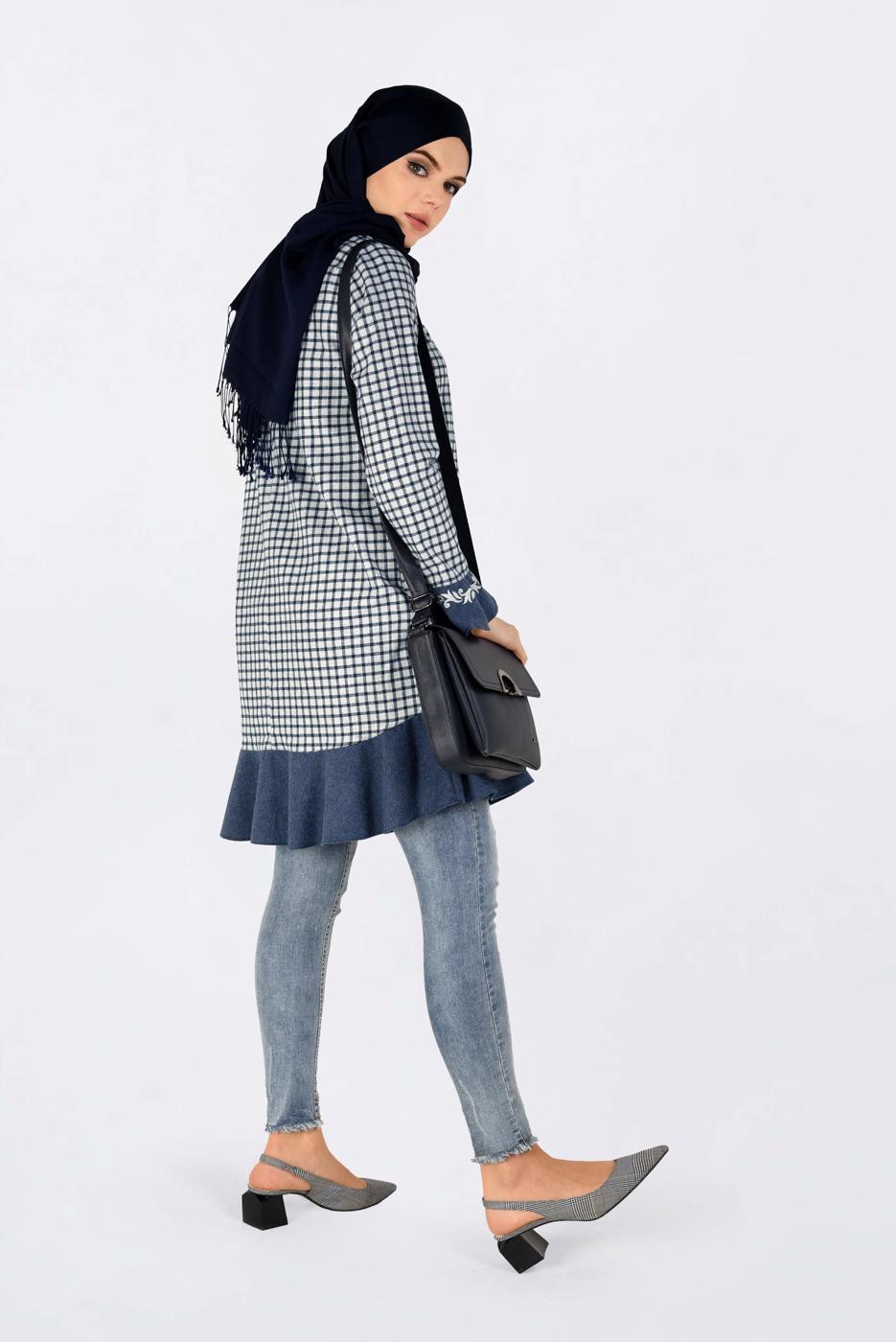 Tesettür giyim LACİVERT PÖTİKARE DESENLİ ETEK UCU VOLANLI VE İŞLEMELİ TUNİK 4793