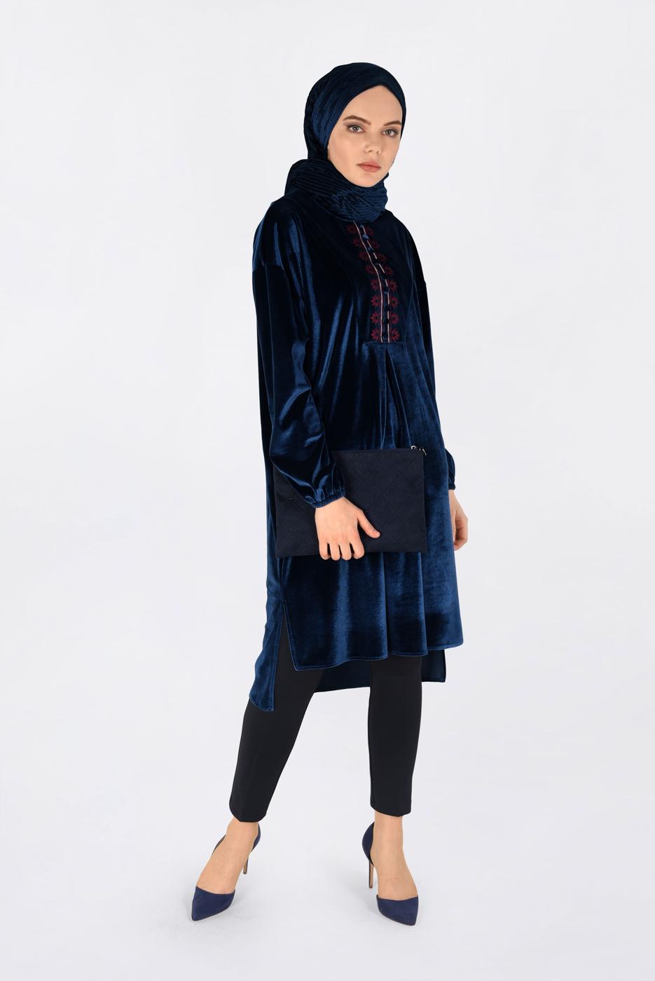 Tesettür giyim LACİVERT NAKIŞLI KADİFE TUNİK 4794 