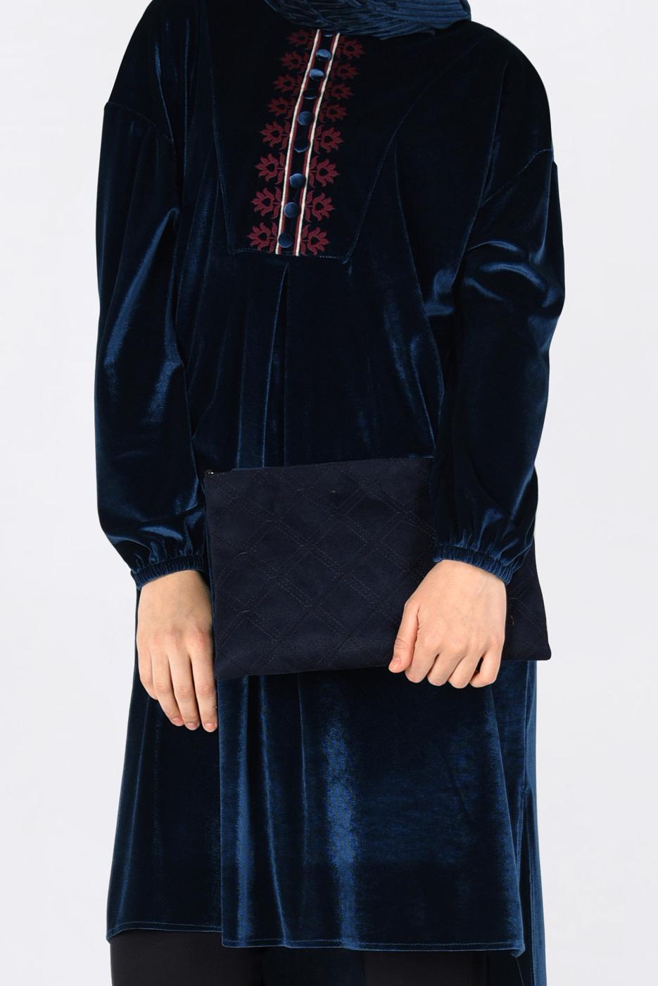 Tesettür giyim LACİVERT NAKIŞLI KADİFE TUNİK 4794 