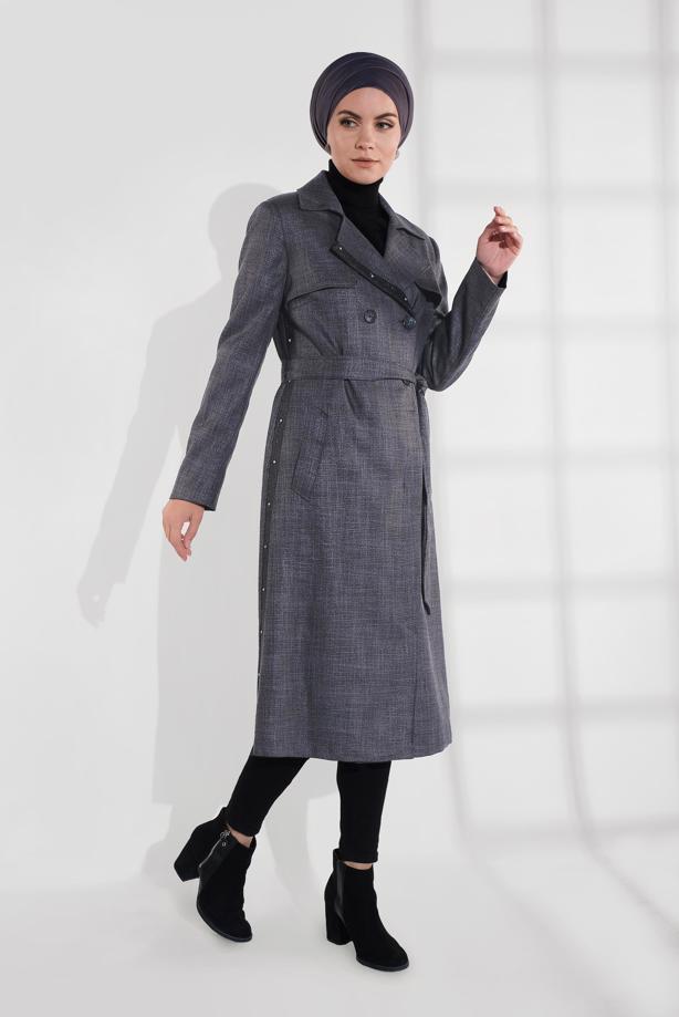 Vêtements hijab NOIR IMPERMÉABLE À CROISÉ À CLOUTÉ AVEC CEINTURE 1320 - TRENDTESETTÜR