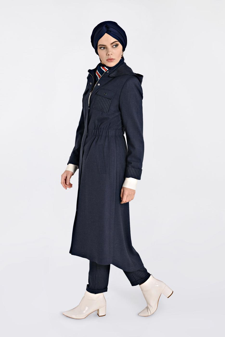 Tesettür giyim LACİVERT GİZLİ FERMUARLI BELİ LASTİKLİ KAPÜŞONLU TRENÇKOT 1334