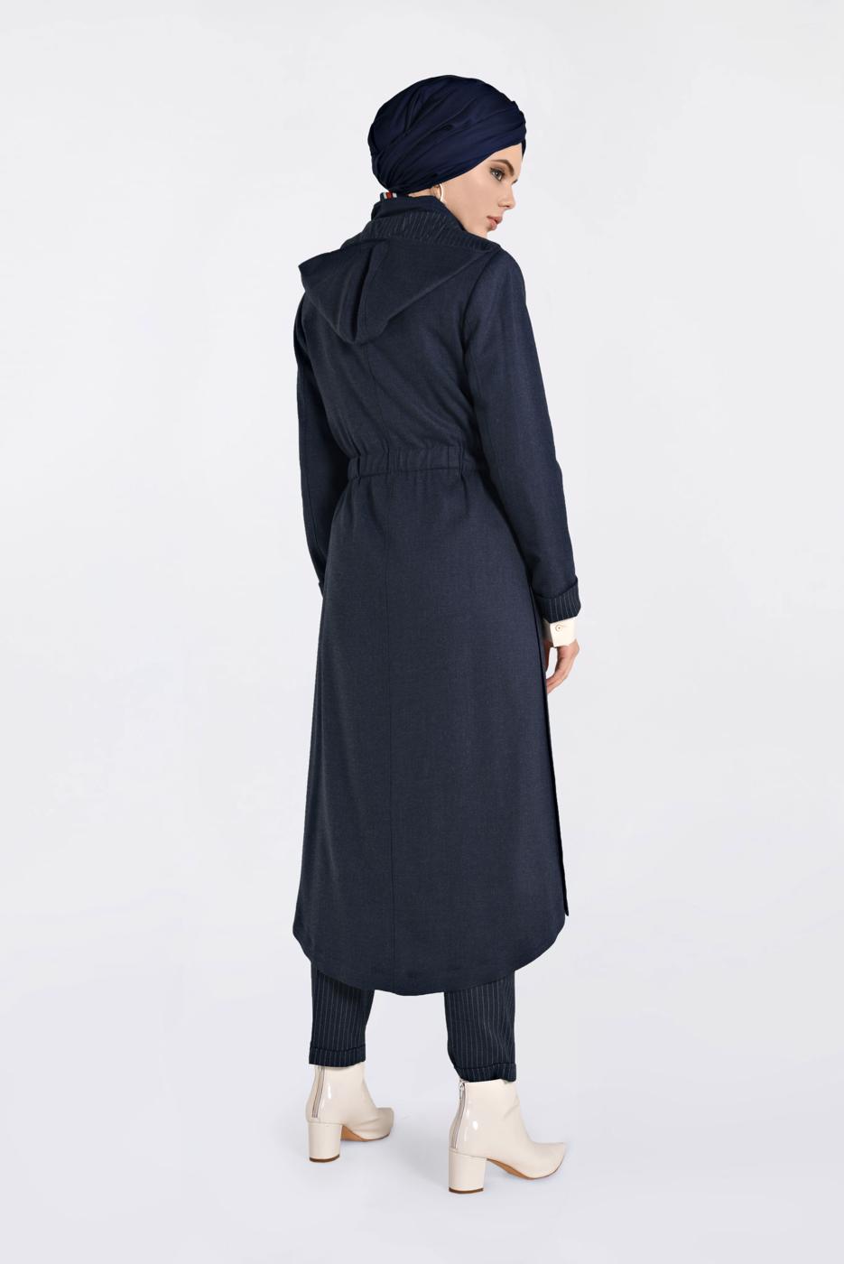 Tesettür giyim LACİVERT GİZLİ FERMUARLI BELİ LASTİKLİ KAPÜŞONLU TRENÇKOT 1334