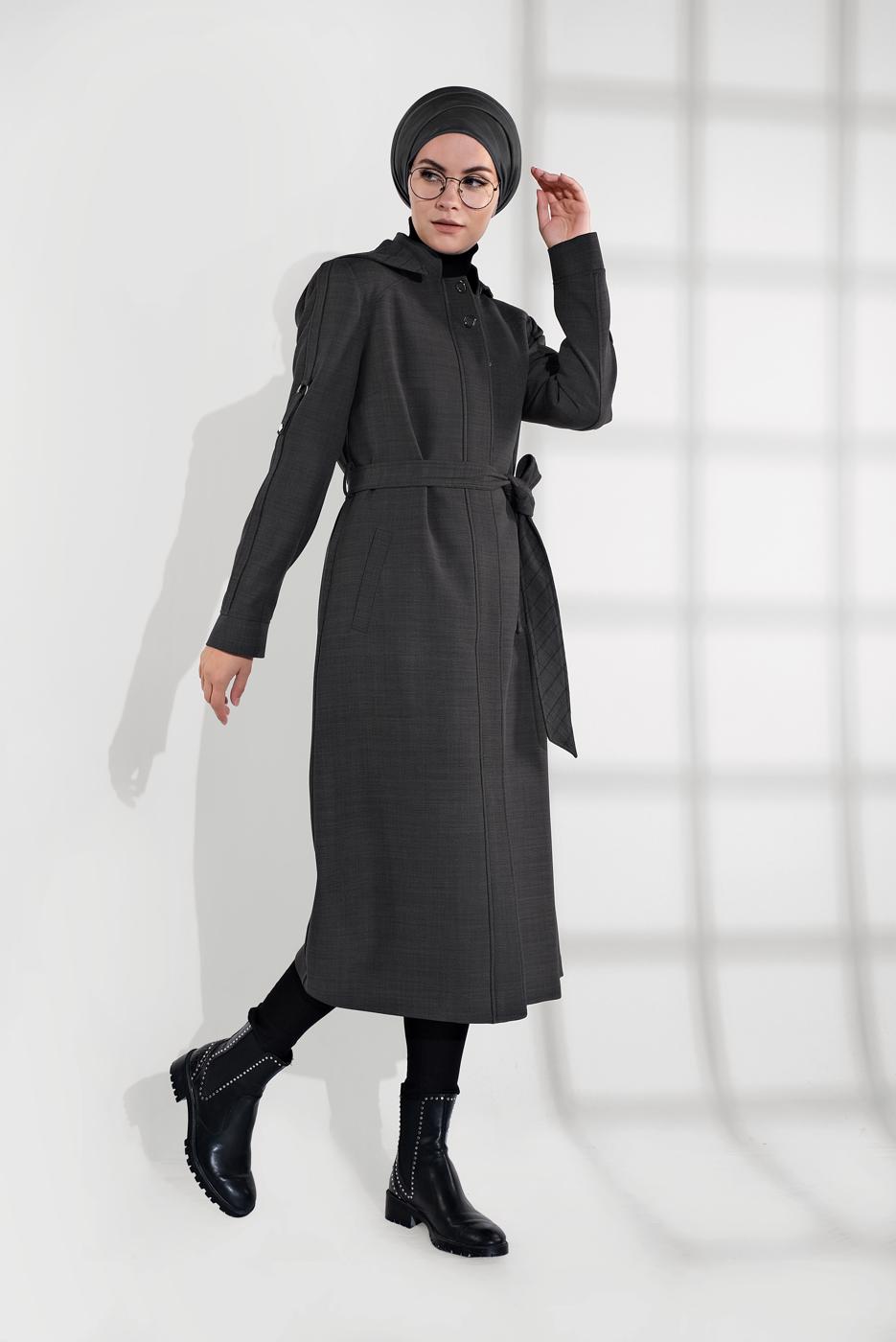Tesettür giyim GRİ KAPÜŞONLU  FERMUAR VE ÇITÇIT DETAYLI TRENÇKOT 1337 