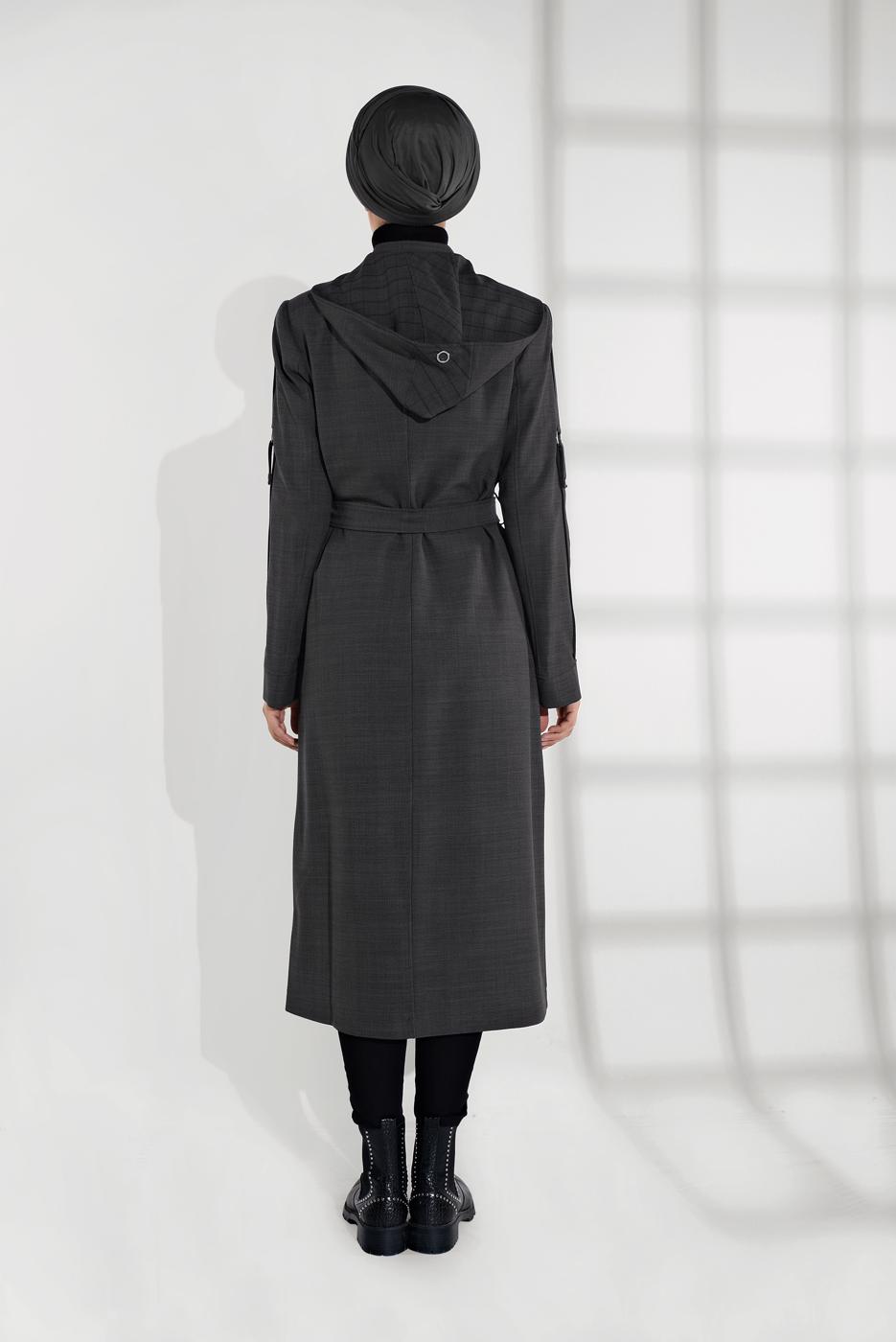 Tesettür giyim GRİ KAPÜŞONLU  FERMUAR VE ÇITÇIT DETAYLI TRENÇKOT 1337 