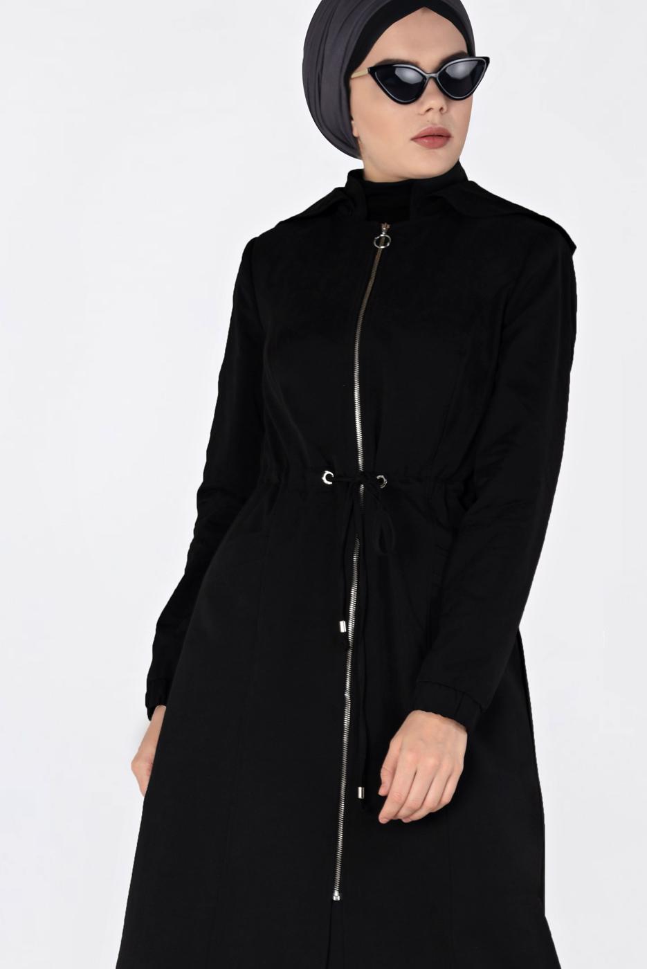 Tesettür giyim SİYAH  BİLEKLERİ VE ETEK UCU LASTİKLİ KAPÜŞONLU TRENÇKOT 1357 