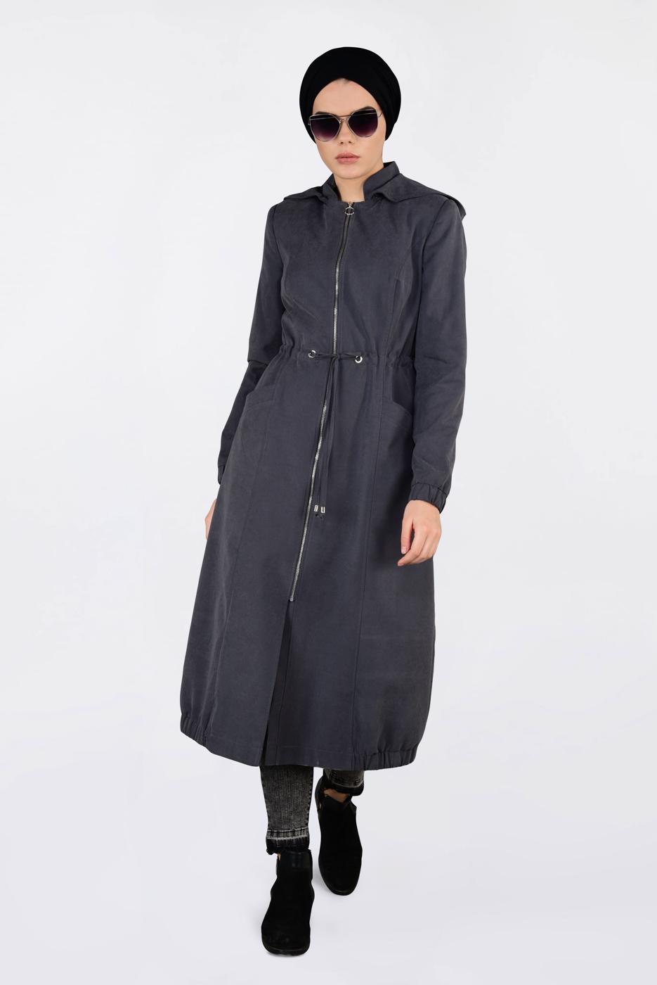 Tesettür giyim GRİ  BİLEKLERİ VE ETEK UCU LASTİKLİ KAPÜŞONLU TRENÇKOT 1357 