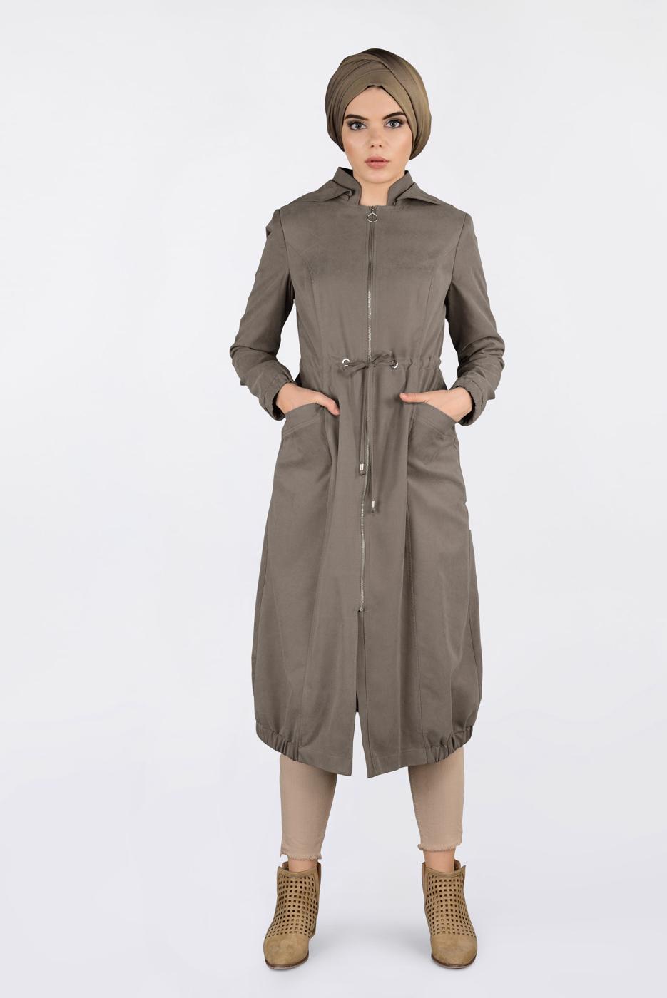 Tesettür giyim KAHVE BİLEKLERİ VE ETEK UCU LASTİKLİ KAPÜŞONLU TRENÇKOT 1357 