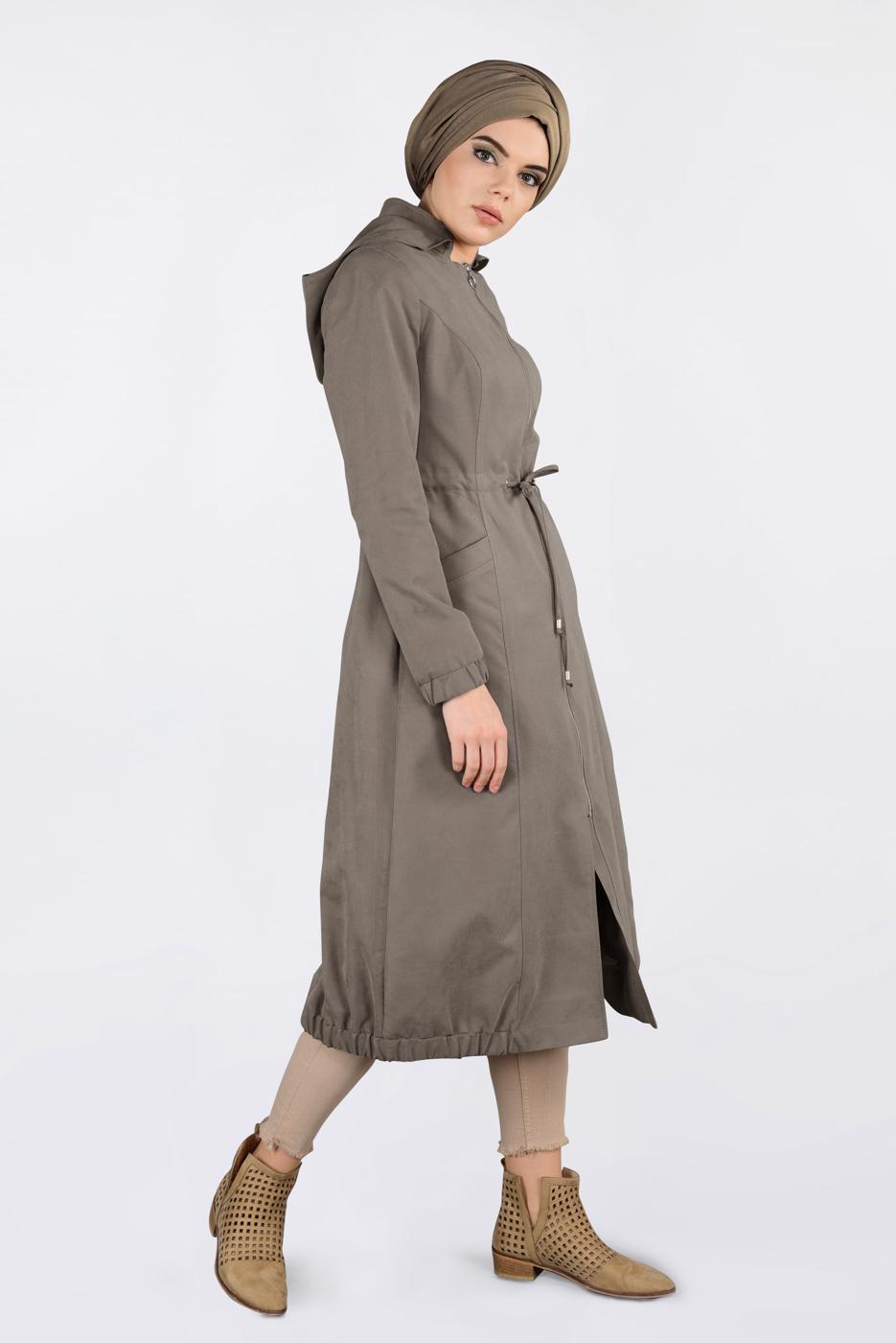 Tesettür giyim KAHVE BİLEKLERİ VE ETEK UCU LASTİKLİ KAPÜŞONLU TRENÇKOT 1357 