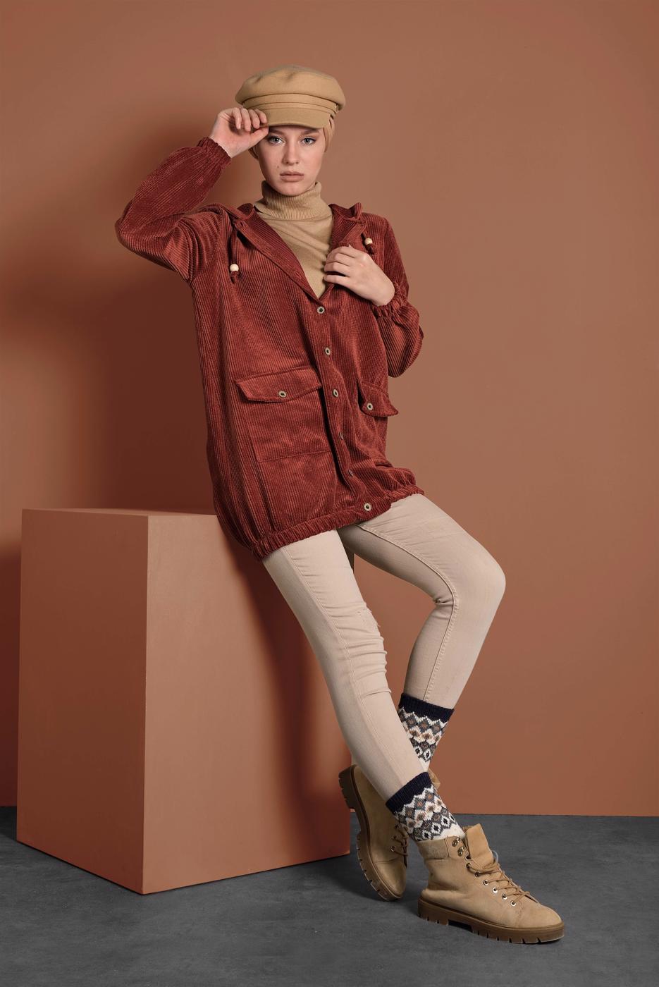 Vêtements hijab BRUN IMPERMÉABLE BOUTONÉ EN VELOURS CÔTELÉ AVEC CAPUCHE 2004