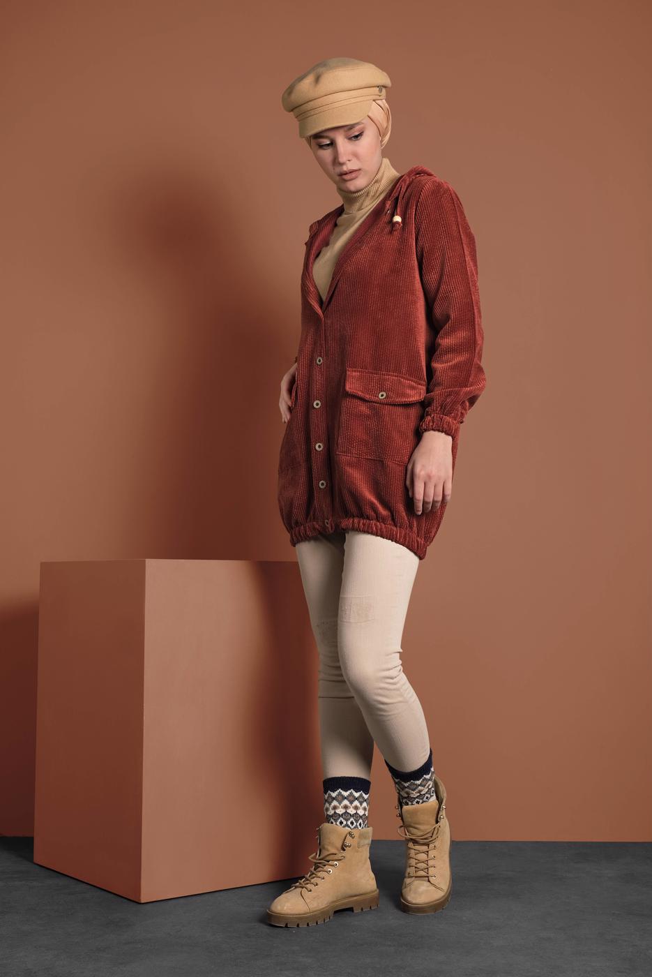 Vêtements hijab BRUN IMPERMÉABLE BOUTONÉ EN VELOURS CÔTELÉ AVEC CAPUCHE 2004