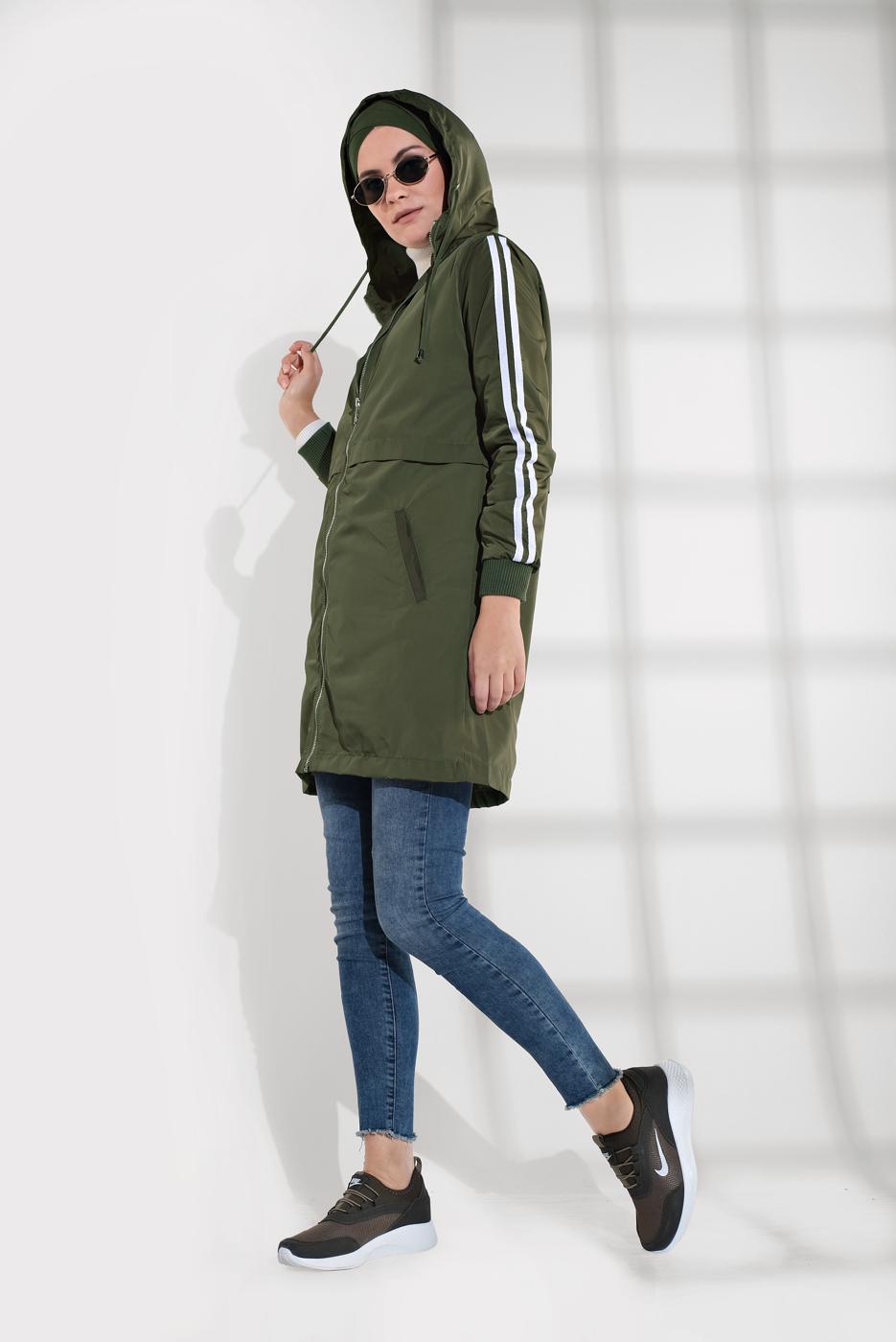 Tesettür giyim HAKİ KOLLARI ŞERİT DETAYLI KAPÜŞONLU TRENÇKOT 3608 