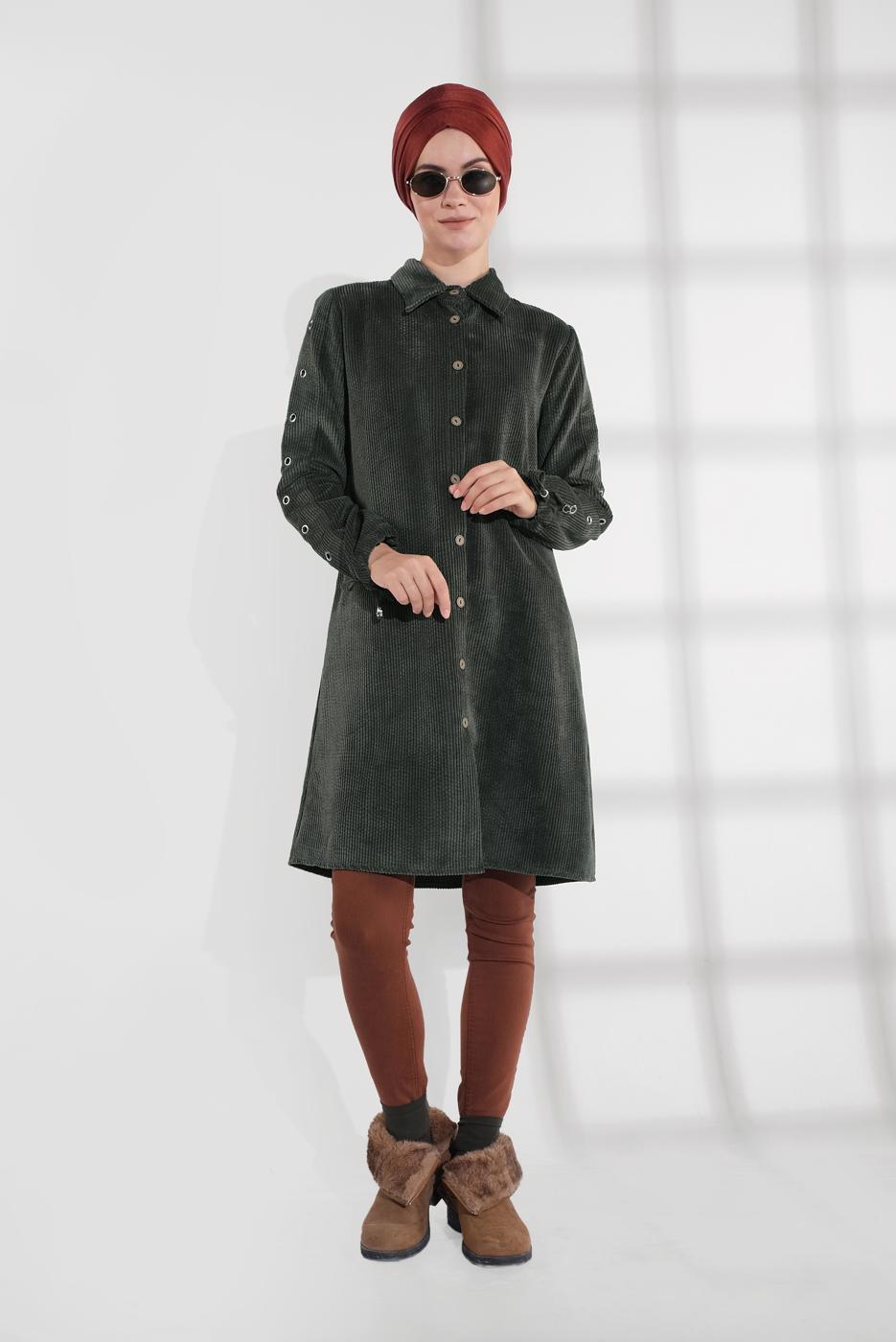 Tesettür giyim HAKİ KUŞGÖZÜ DÜĞMELİ FİTİLLİ KADİFE TRENÇKOT 4004 